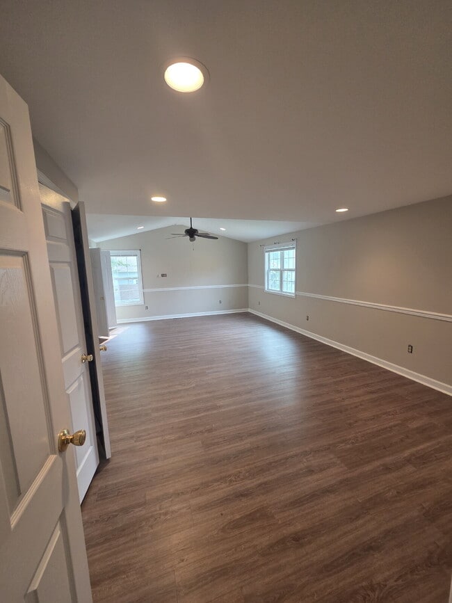 Building Photo - "Spacious 4 BR Home with Finished Basement in Walkersville!"