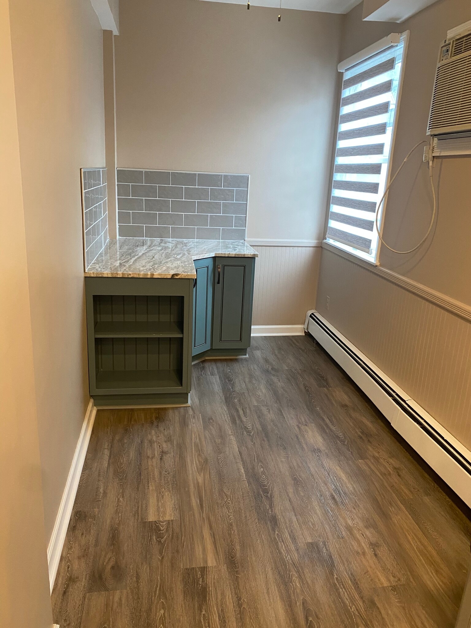 Kitchen Nook Area - 410 Franklin Ave