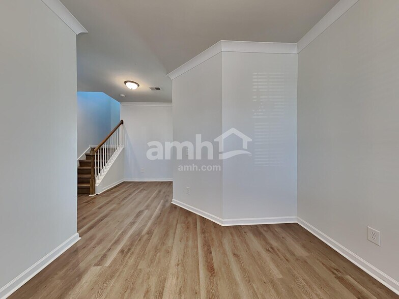 Building Photo - 139 Stagecoach Ave