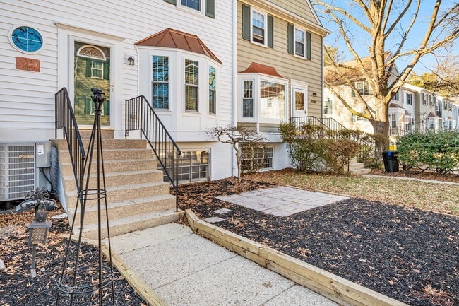 Primary Photo - 1534 Lowell Ct