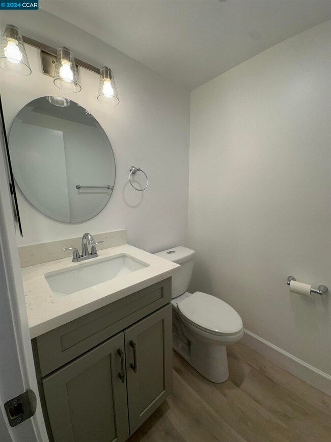 Building Photo - 1700 Siskiyou Dr