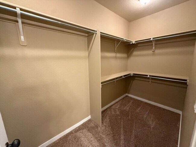 Building Photo - Fantastic 2 Bedroom, 2 Bath Ground Level Condo With Detached Garage in Loveland, Colorado