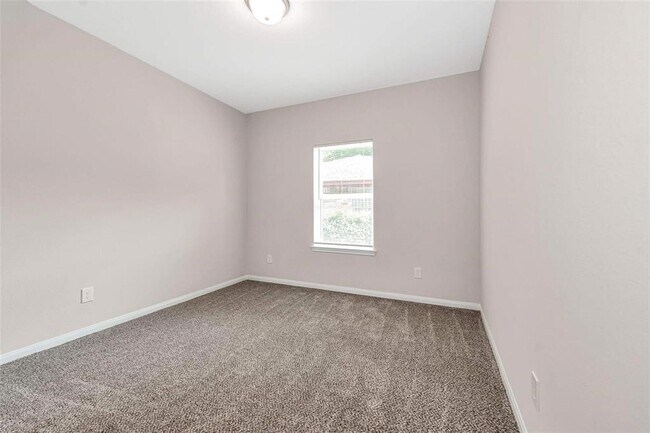 Building Photo - 2150 Mosher Ln