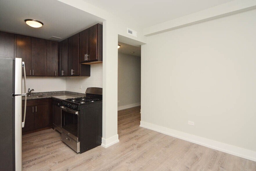 Building Photo - 1128 Maple Ave