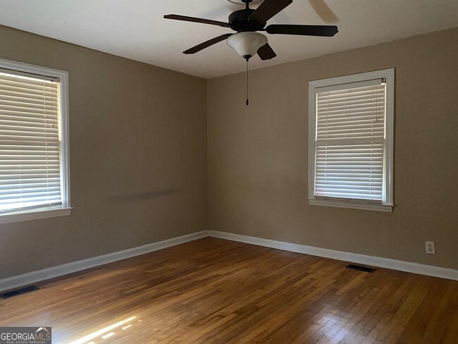 Building Photo - 202 Academy St