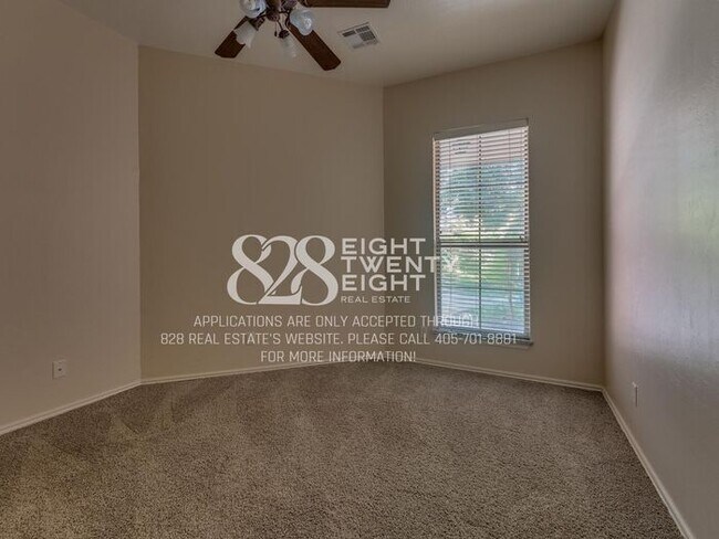 Building Photo - Stunning 3 Bed/3 Bath Home in Auburn Meadows Gated Community