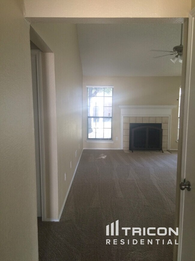 Building Photo - 708 Leedsfield Ct