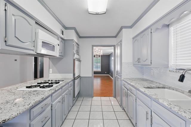 Building Photo - 2915 Touraine Dr