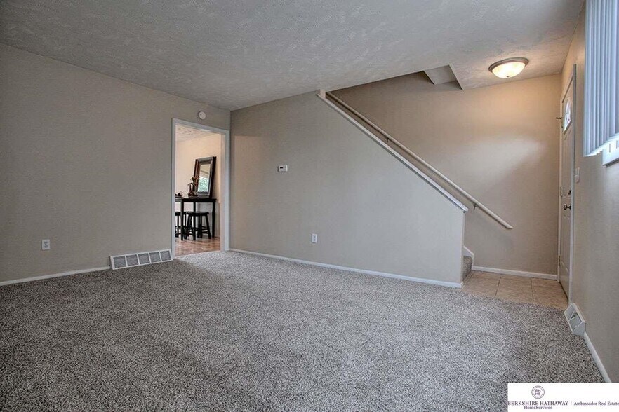 Building Photo - 1901 Winnie Dr