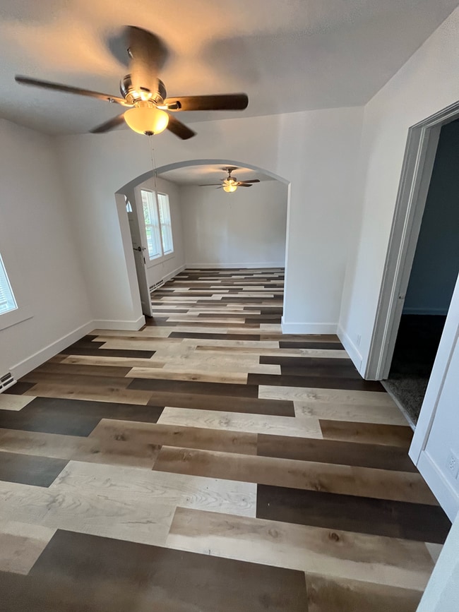 Building Photo - 447 W 2nd St