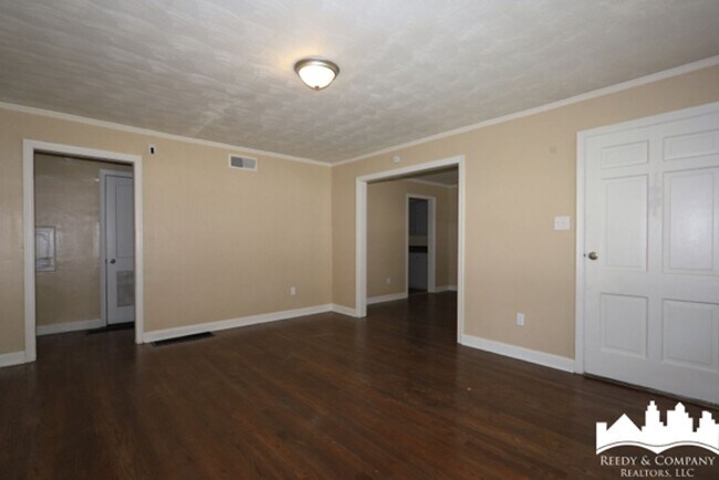 Building Photo - 1446 Alamo St