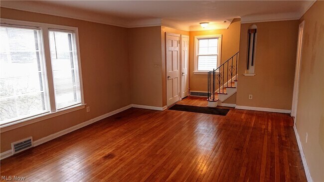 Building Photo - 1158 Castleton Rd