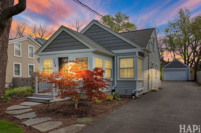 Building Photo - 115 N Hager Ave