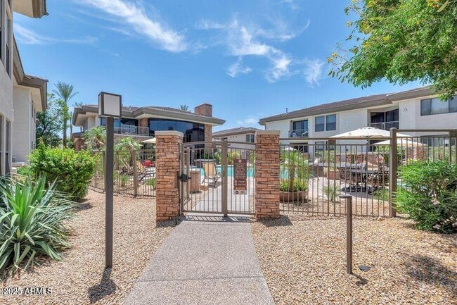 Building Photo - 6900 E Princess Dr