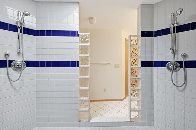 Building Photo - Move in ready! 3 bed, den, 2 bath rambler on 4.62 acres with pasture in Tumwater School District.