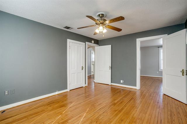 Building Photo - 3200 Sandage Ave