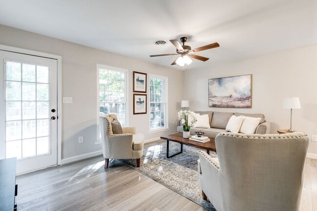 Building Photo - 15909 Dockside Ct