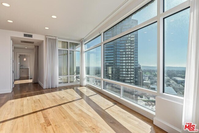 Building Photo - 1 W Century Dr