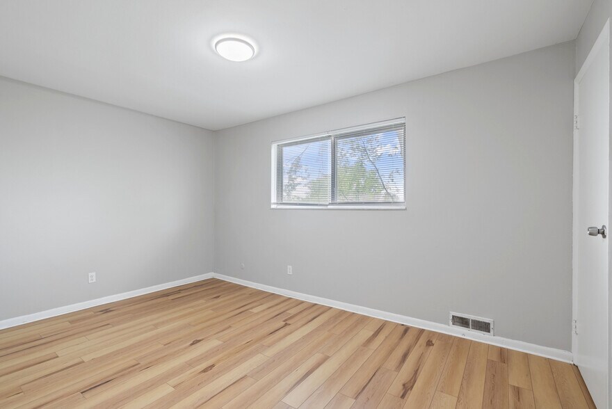 Building Photo - 3027-3029 Rotunda Ct S