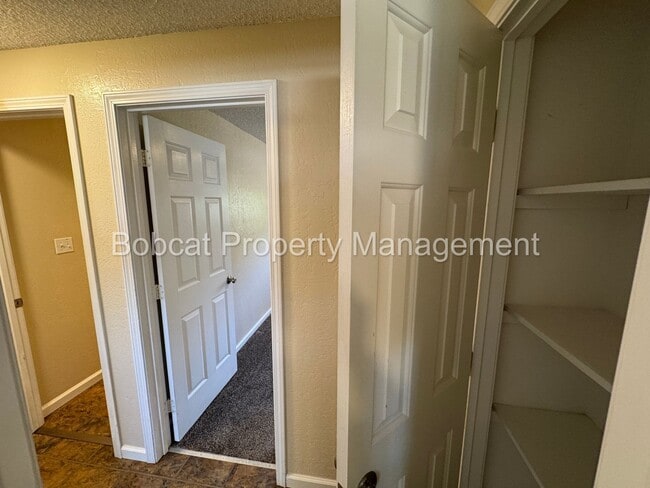 Building Photo - 3 Bed, 2 Bath, Home Located in Gardnerville