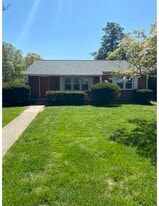 Building Photo - 19 Hutton St