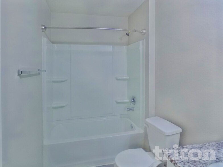 Building Photo - 15673 Briar Frst Dr