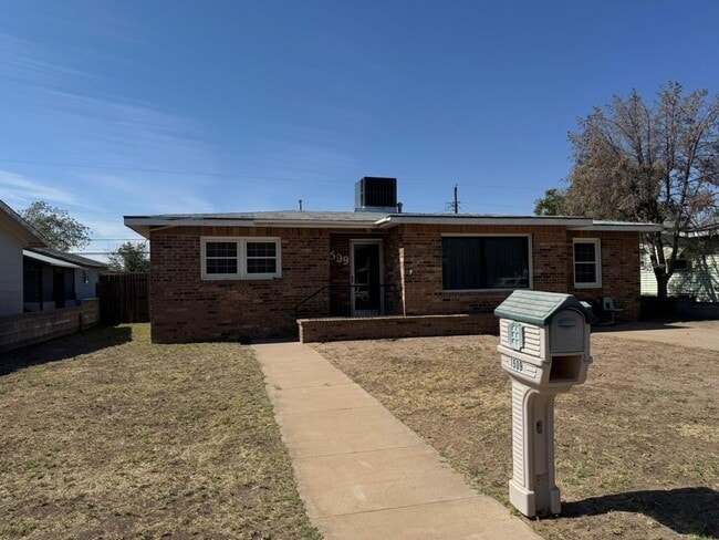 Primary Photo - 1509 S Main Ave