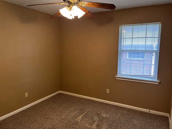 Building Photo - 4009 Hunter Creek Dr