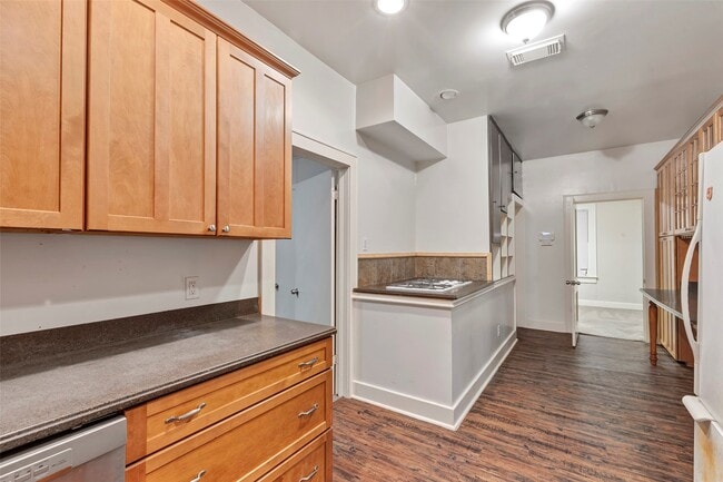 Building Photo - 4322 Avenue R 1/2