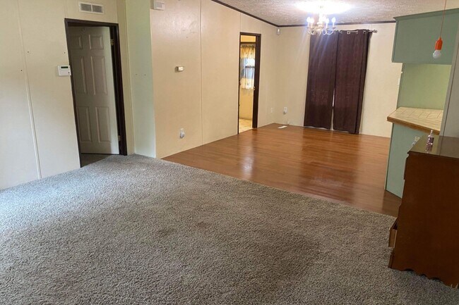 Building Photo - 2687 1st Ave NW