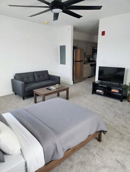 Building Photo - 2 Grove St