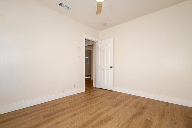 Building Photo - Keystone