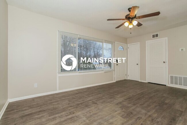 Building Photo - 3 Bedroom Pet-Friendly Home in LOUISVILLE,...
