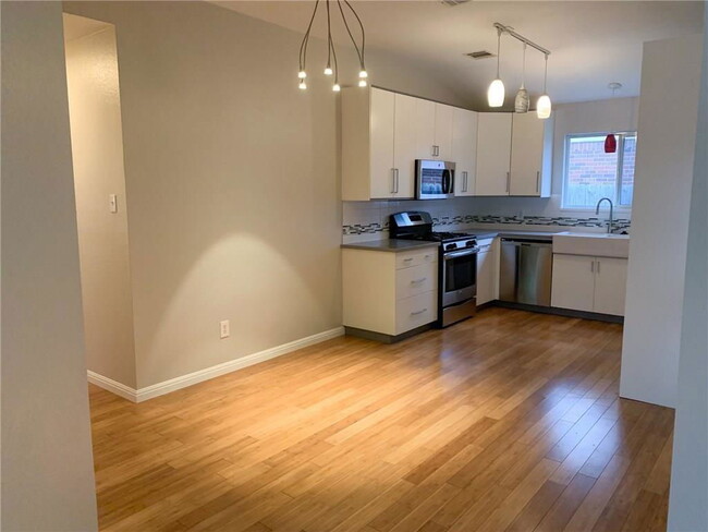 Building Photo - 1207 Shaun Dr