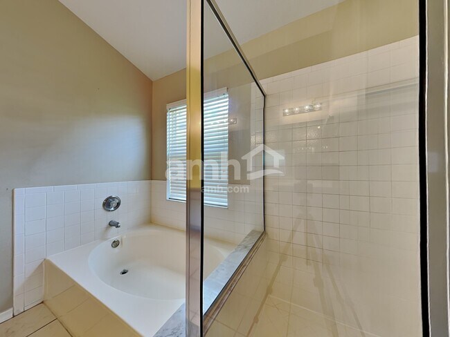 Building Photo - 1750 Kirtley Dr