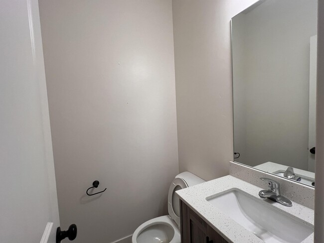 Building Photo - 1287 S 1050 E