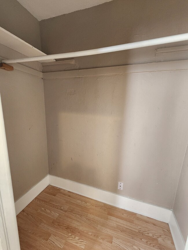 Building Photo - 4442 Knox St