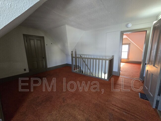 Building Photo - 333 Cottage St
