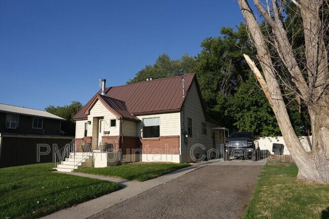 Building Photo - 249 S 400 E