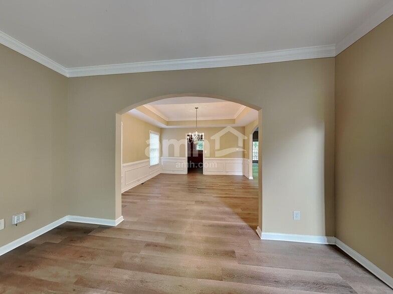 Building Photo - 637 Rebecca Ives Dr NW