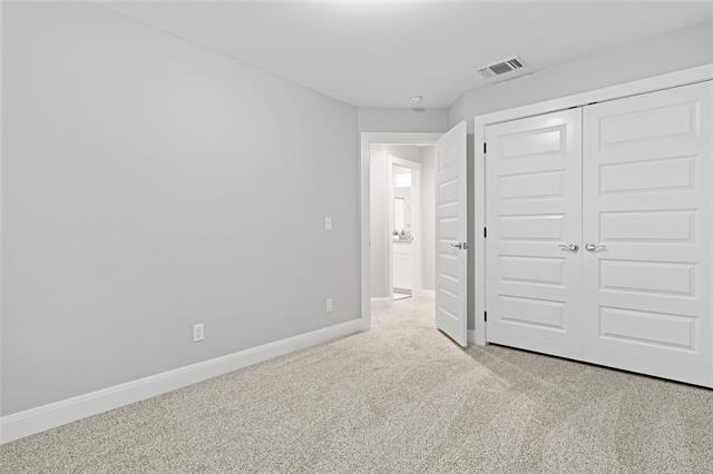 Building Photo - 526 W Elm St