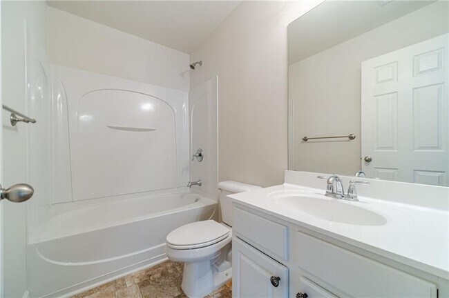 Building Photo - 2557 Staunton Dr