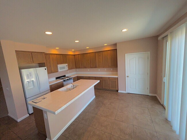 Building Photo - 6001 Jefjen Way