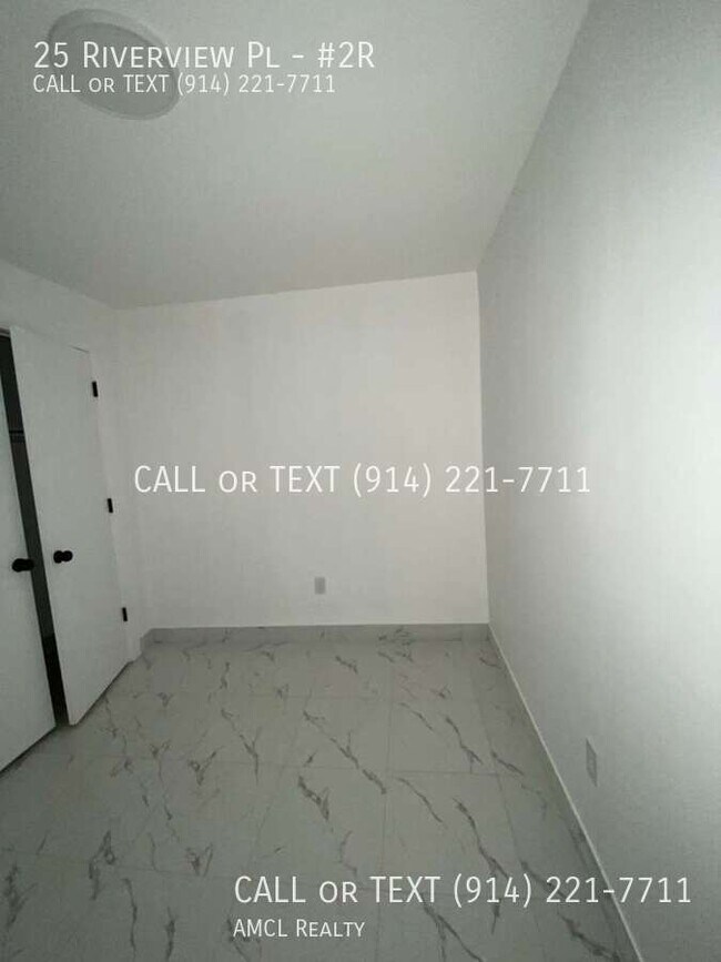 Building Photo - 25 Riverview Pl