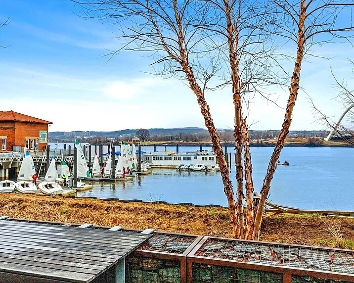 Building Photo - 1902 Curtis Ct SE