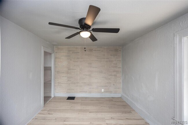 Building Photo - 1023 15th St