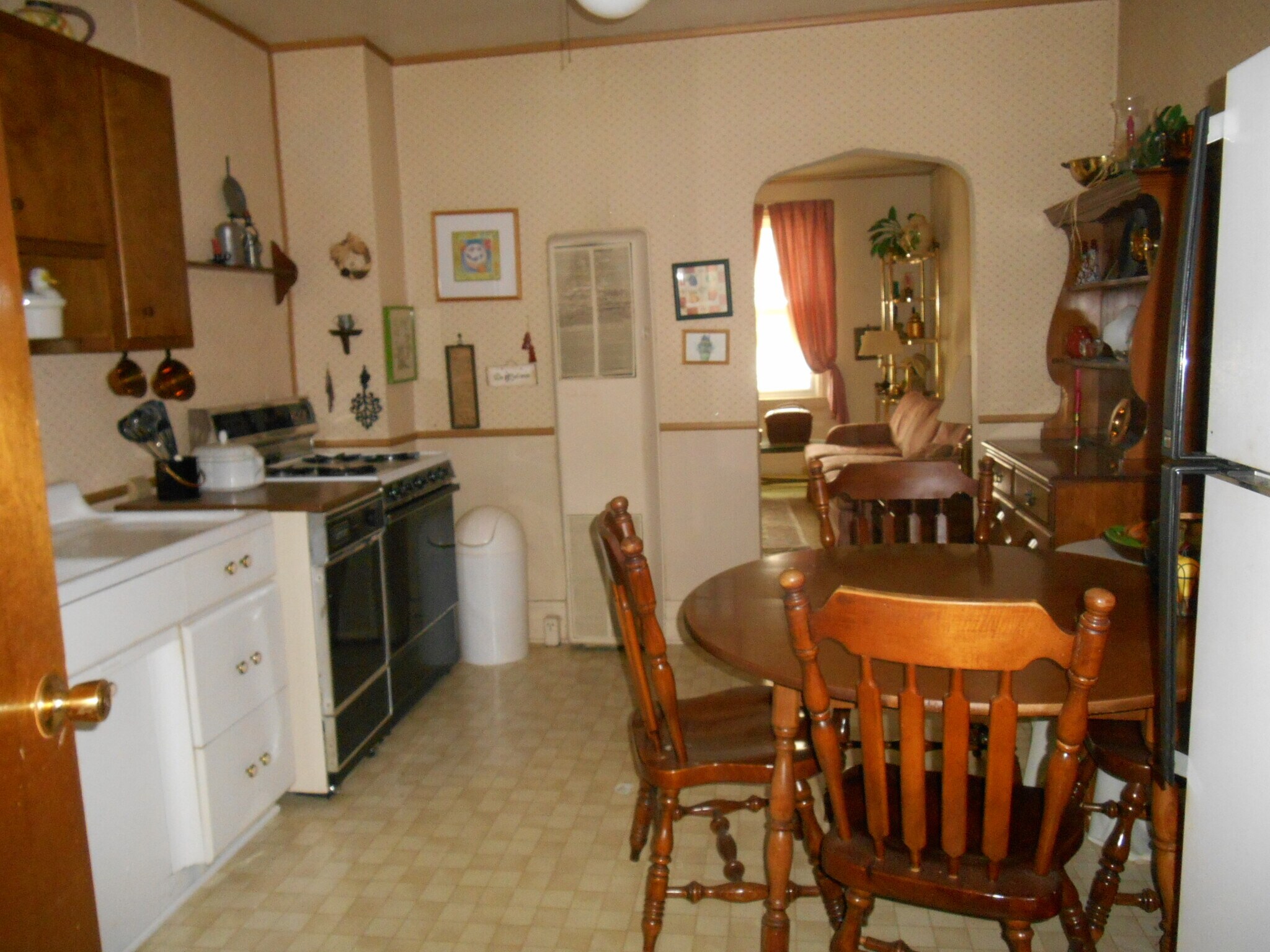 Building Photo - 9345 Charest St