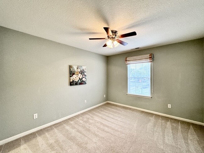 Building Photo - READY NOW!! End-Unit Loft-Style Condo w/1s...
