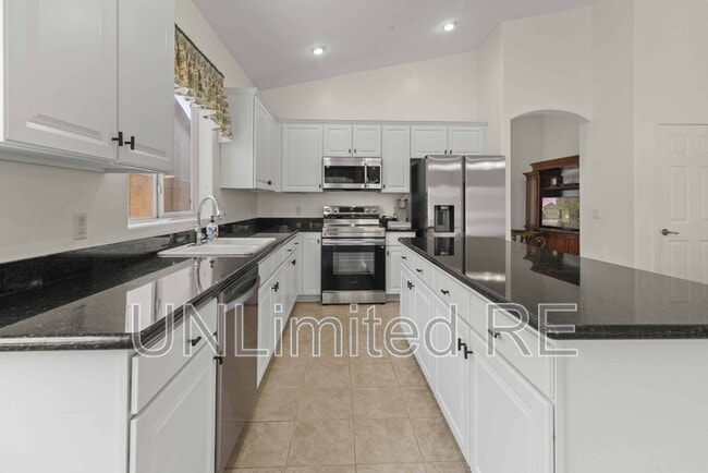 Building Photo - 7889 N Music Mountain Ln