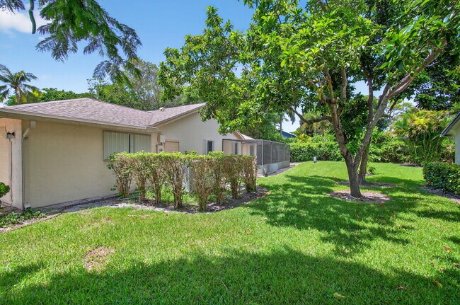 Building Photo - 2925 Riviera Dr
